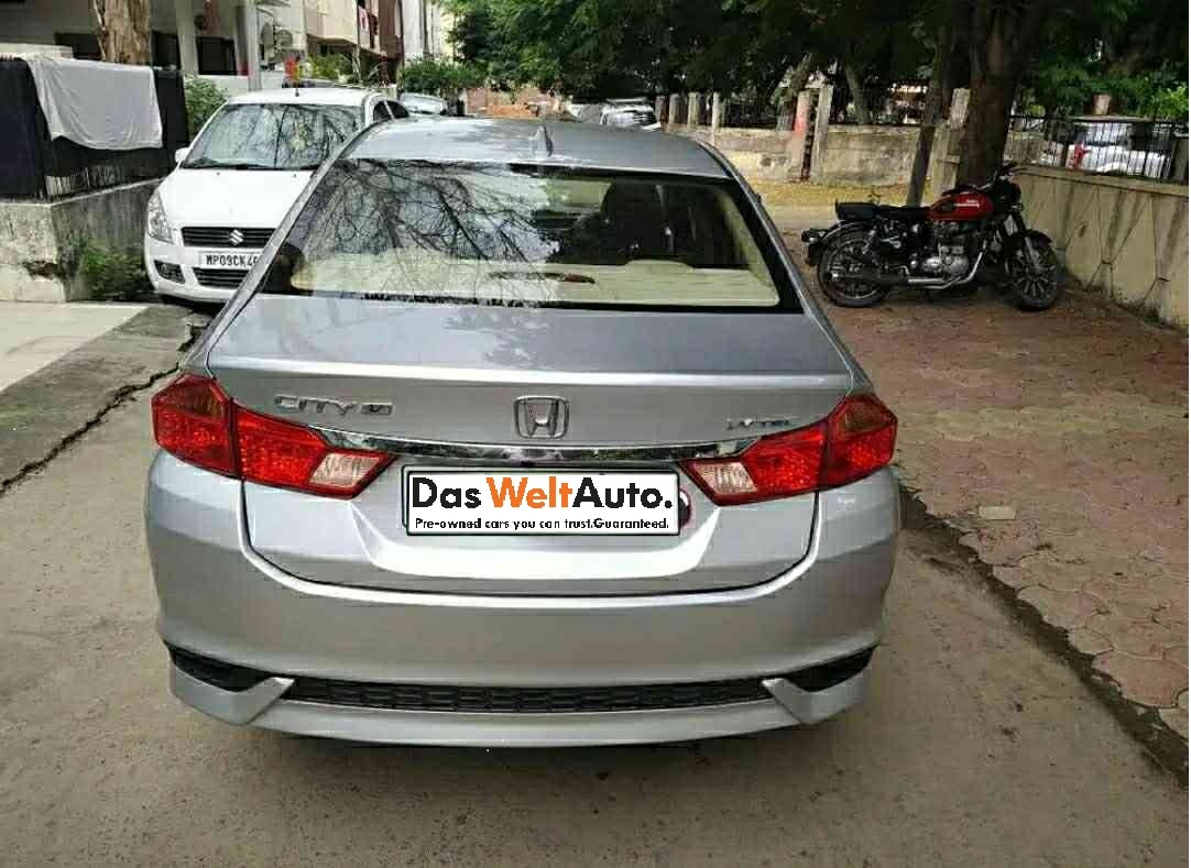 Used Honda City 1.3 LXI in Vadodara 2017 model, India at Best Price.