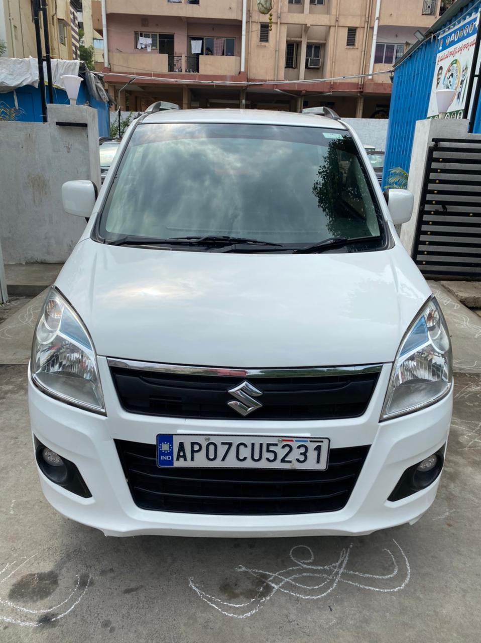 Used Maruti Suzuki Wagon R VXI 1.0 in Visakhapatnam 2016 model, India